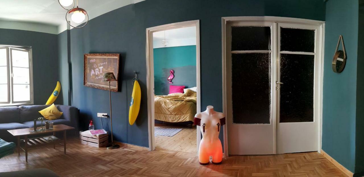 Pink Flamingo Apartment *